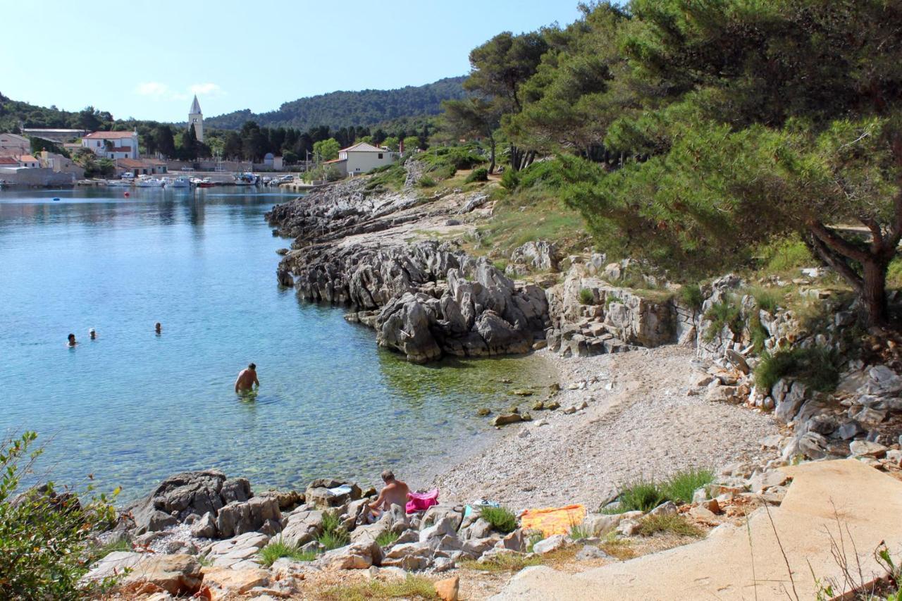 Apartments With A Parking Space Mali Losinj Bagian luar foto