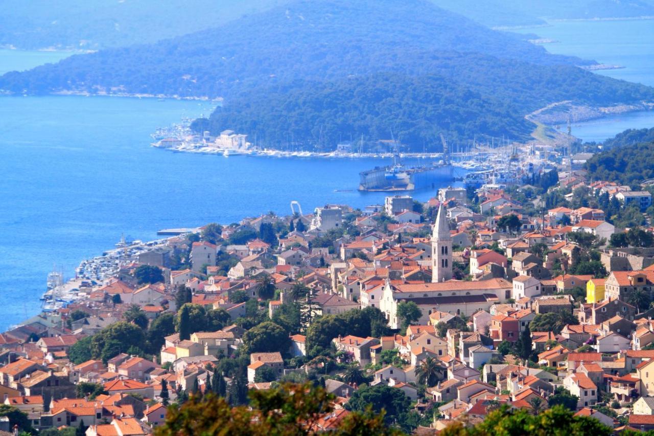 Apartments With A Parking Space Mali Losinj Bagian luar foto