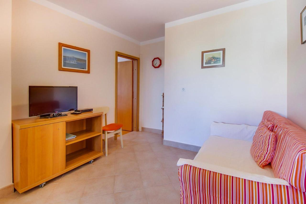 Apartments With A Parking Space Mali Losinj Bagian luar foto