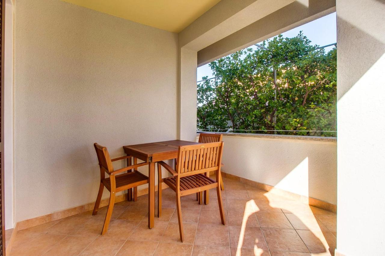 Apartments With A Parking Space Mali Losinj Bagian luar foto