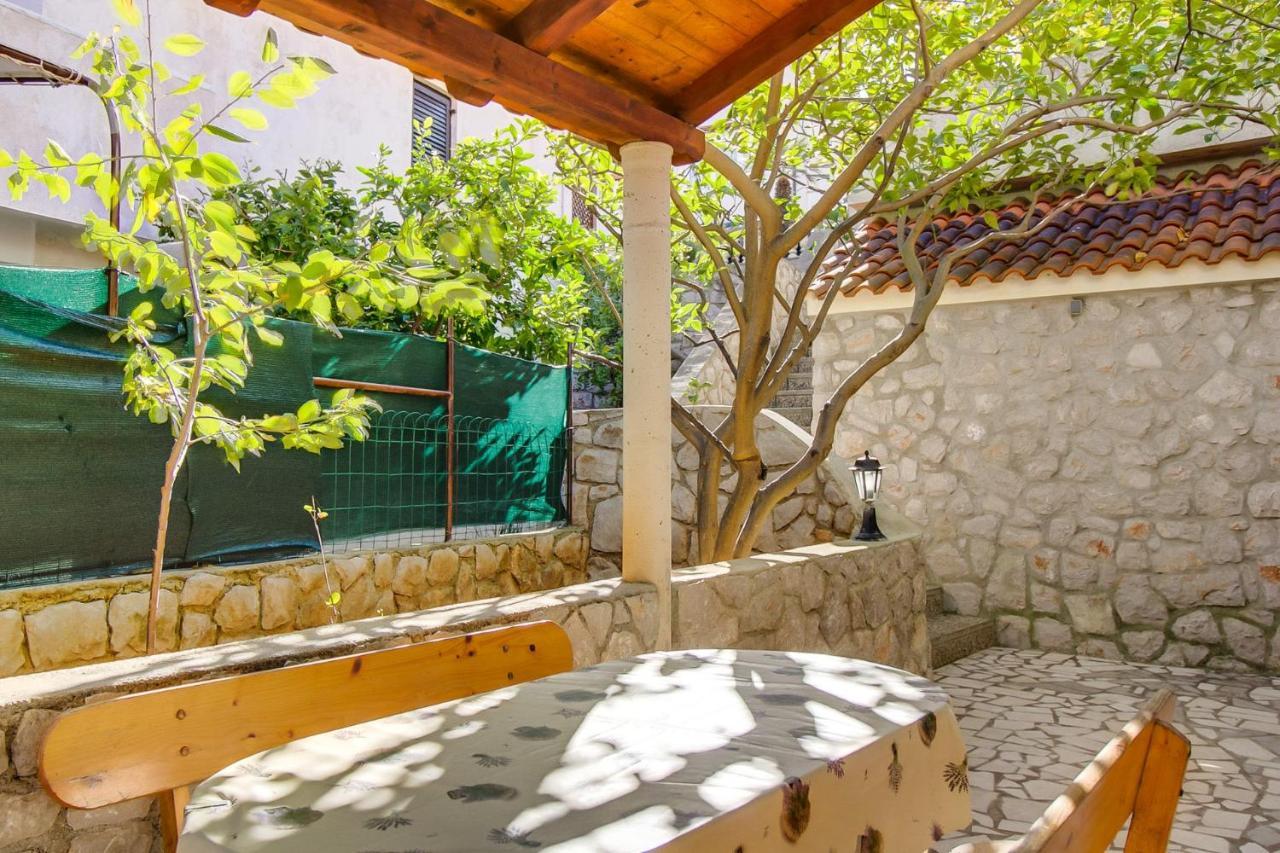 Apartments With A Parking Space Mali Losinj Bagian luar foto